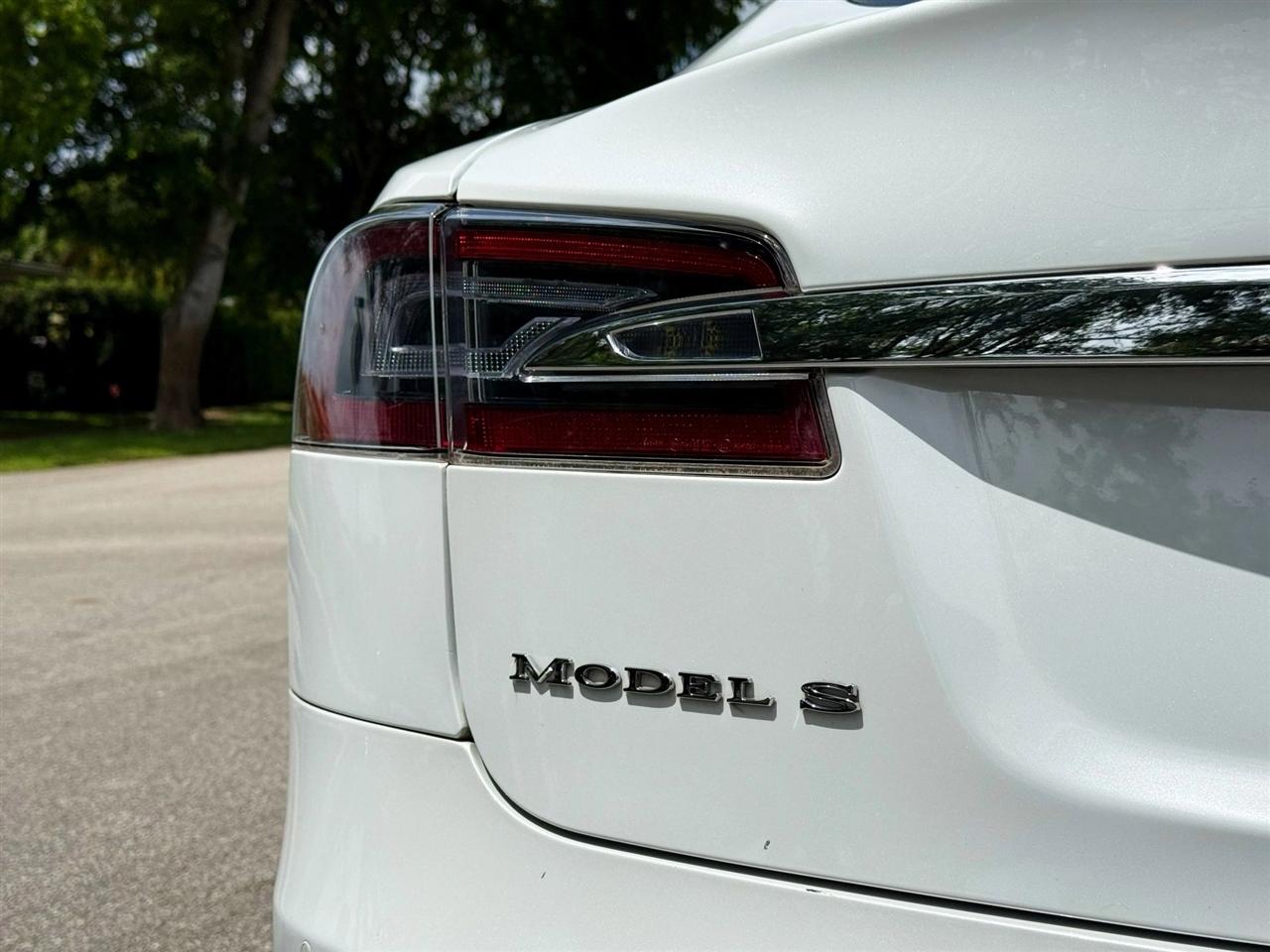 Tesla Model S  2016