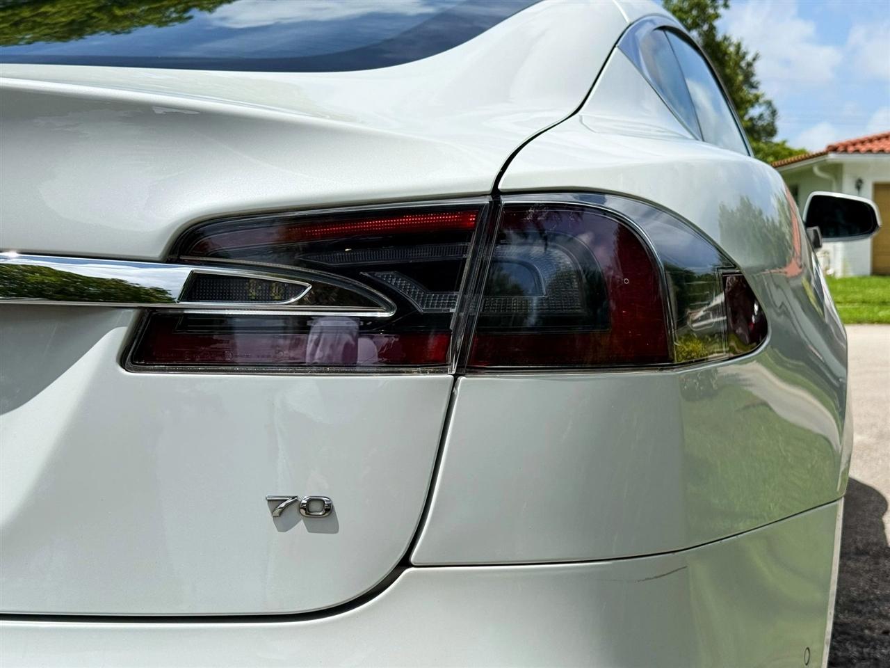 Tesla Model S  2016