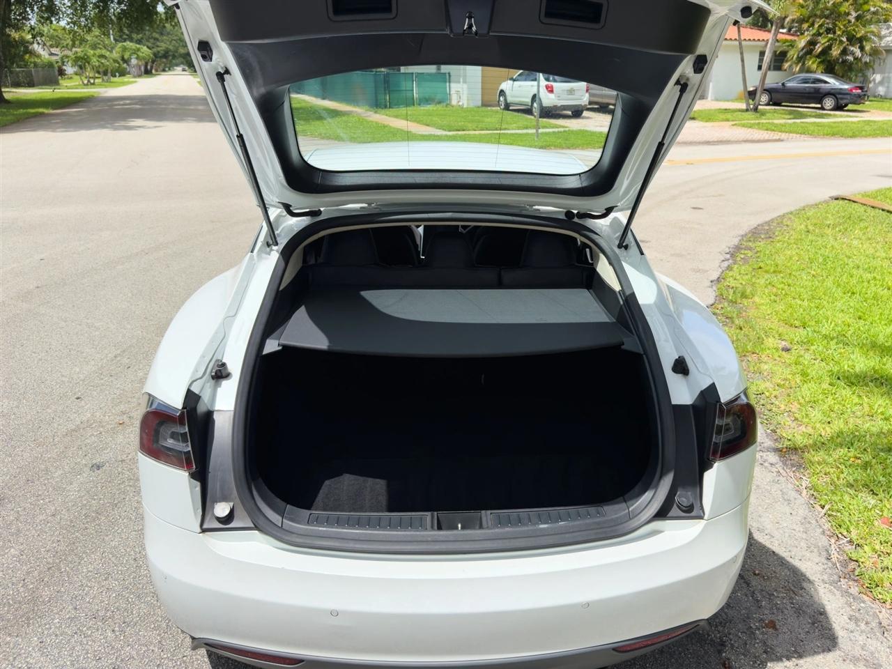 Tesla Model S  2016