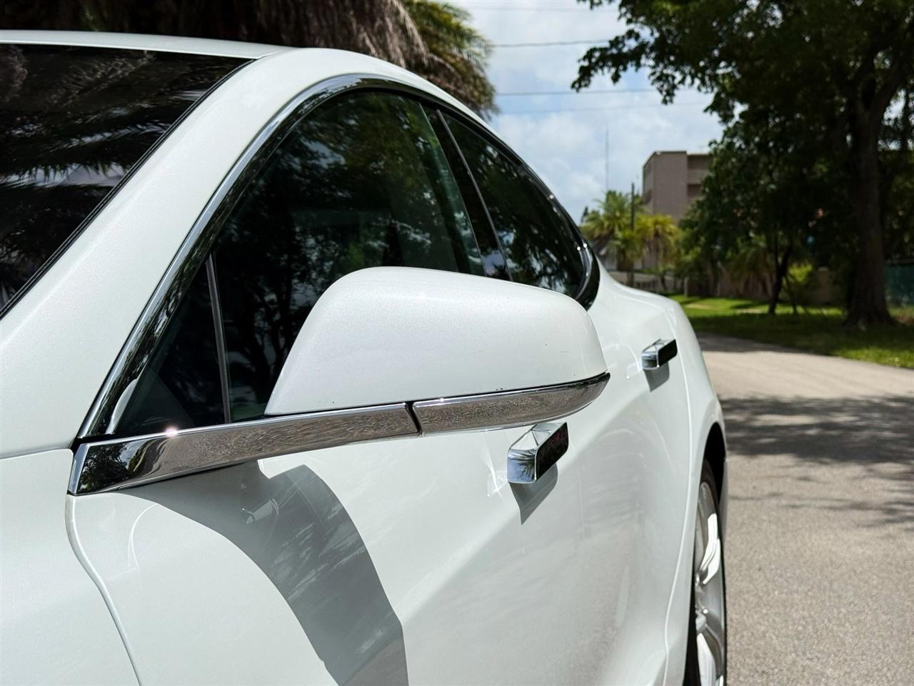 Tesla Model S  2016