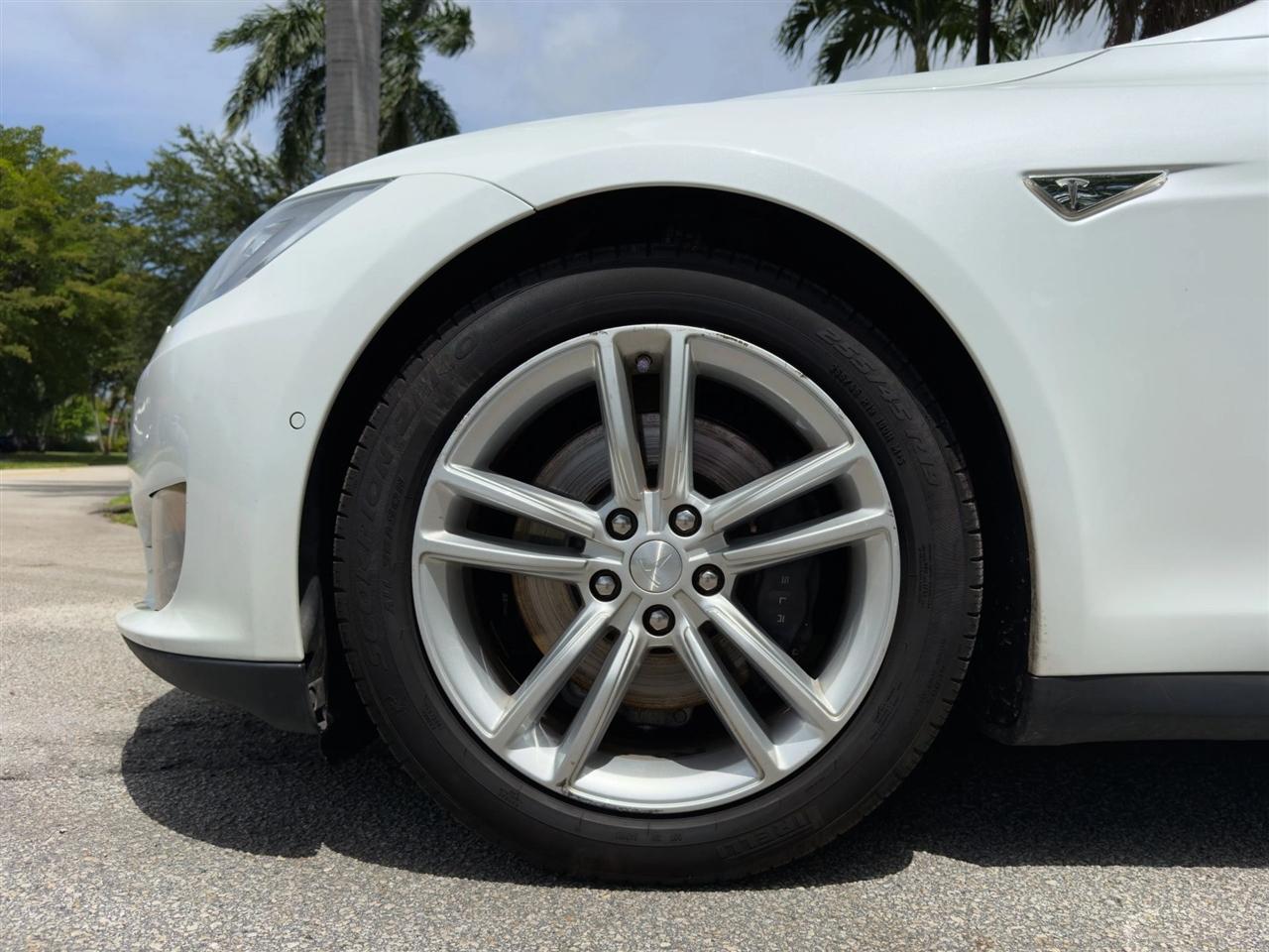 Tesla Model S  2016