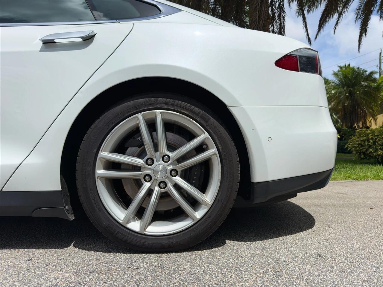 Tesla Model S  2016