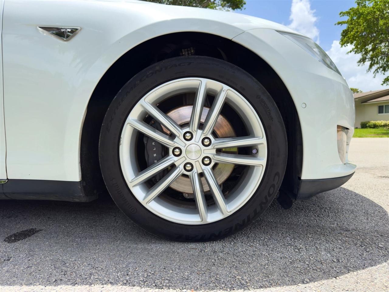 Tesla Model S  2016