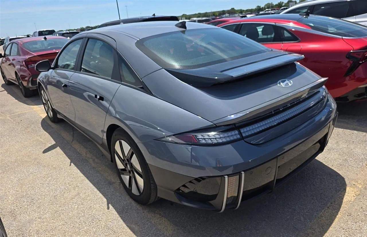 Hyundai Ioniq 6  2024