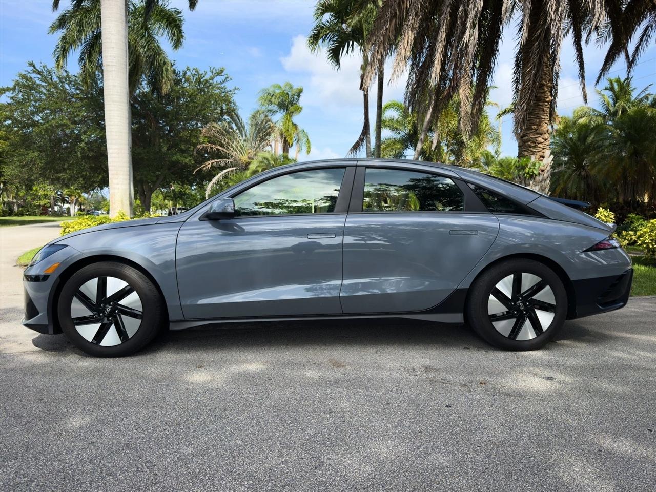 Hyundai Ioniq 6  2024