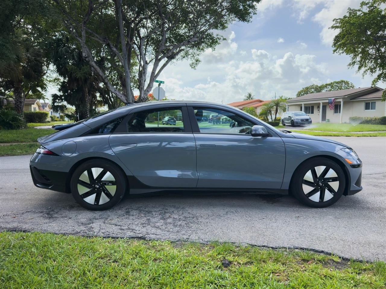 Hyundai Ioniq 6  2024