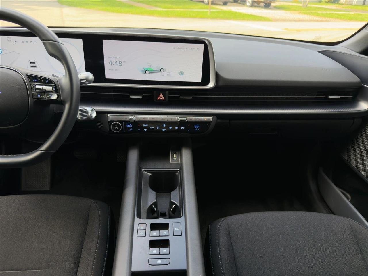 Hyundai Ioniq 6  2024
