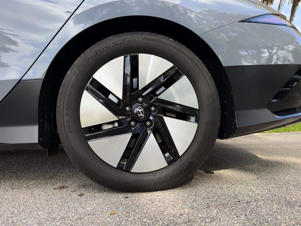 Hyundai Ioniq 6  2024