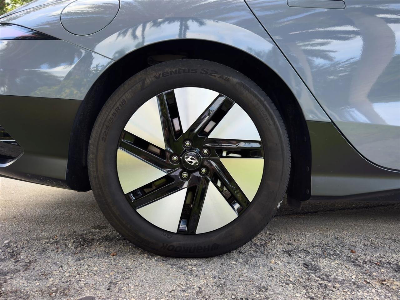 Hyundai Ioniq 6  2024