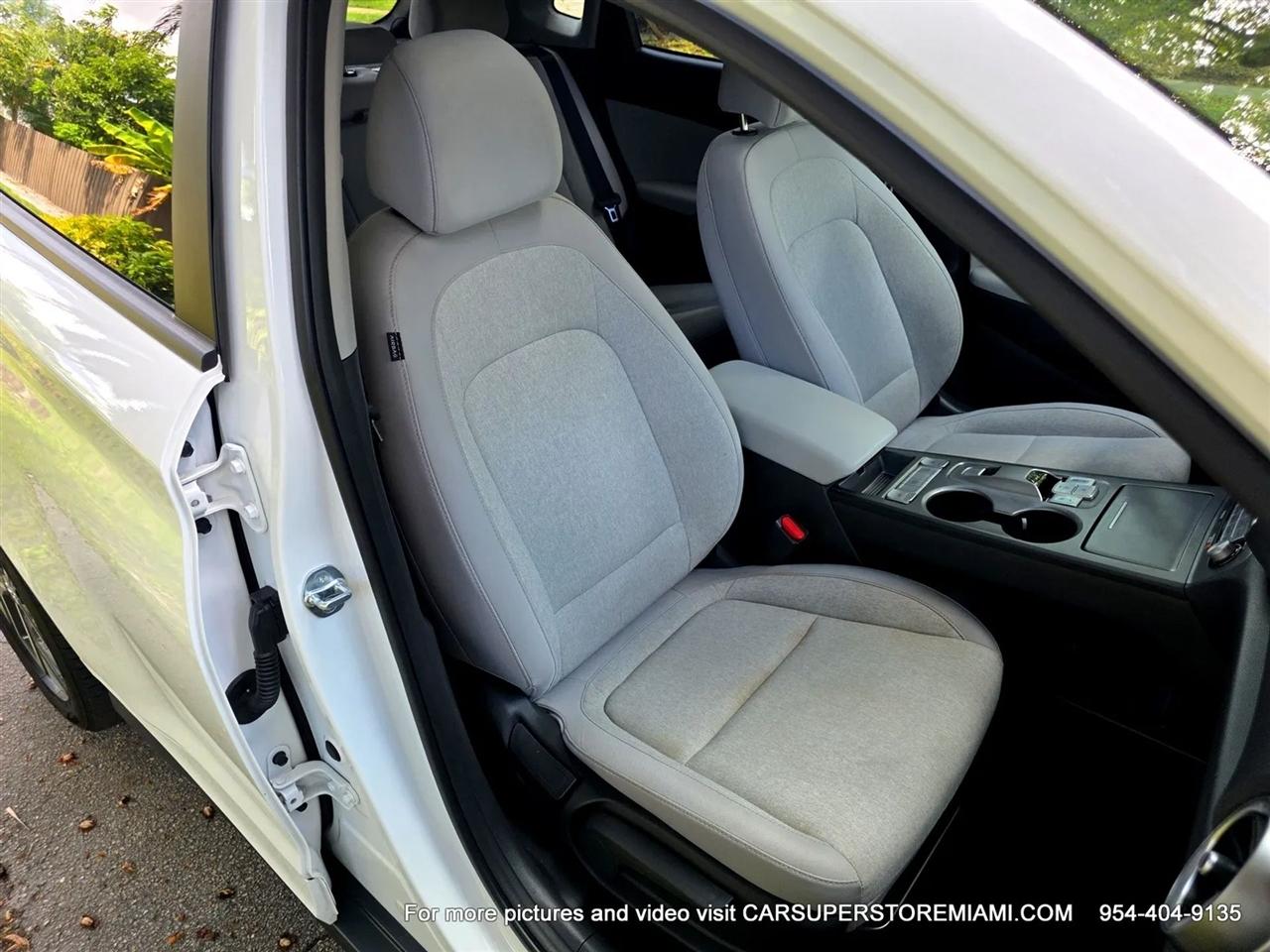 Hyundai Kona EV  2023