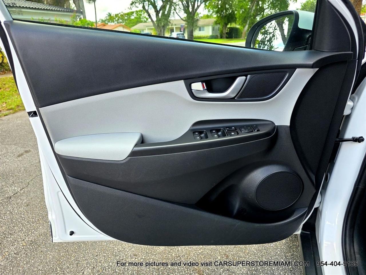 Hyundai Kona EV  2023