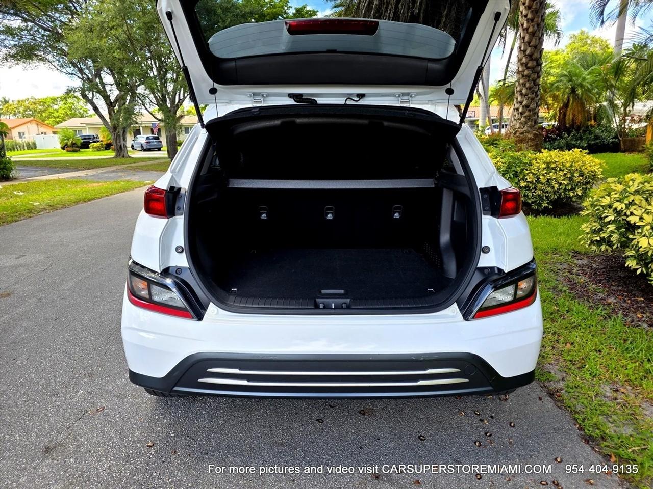 Hyundai Kona EV  2023