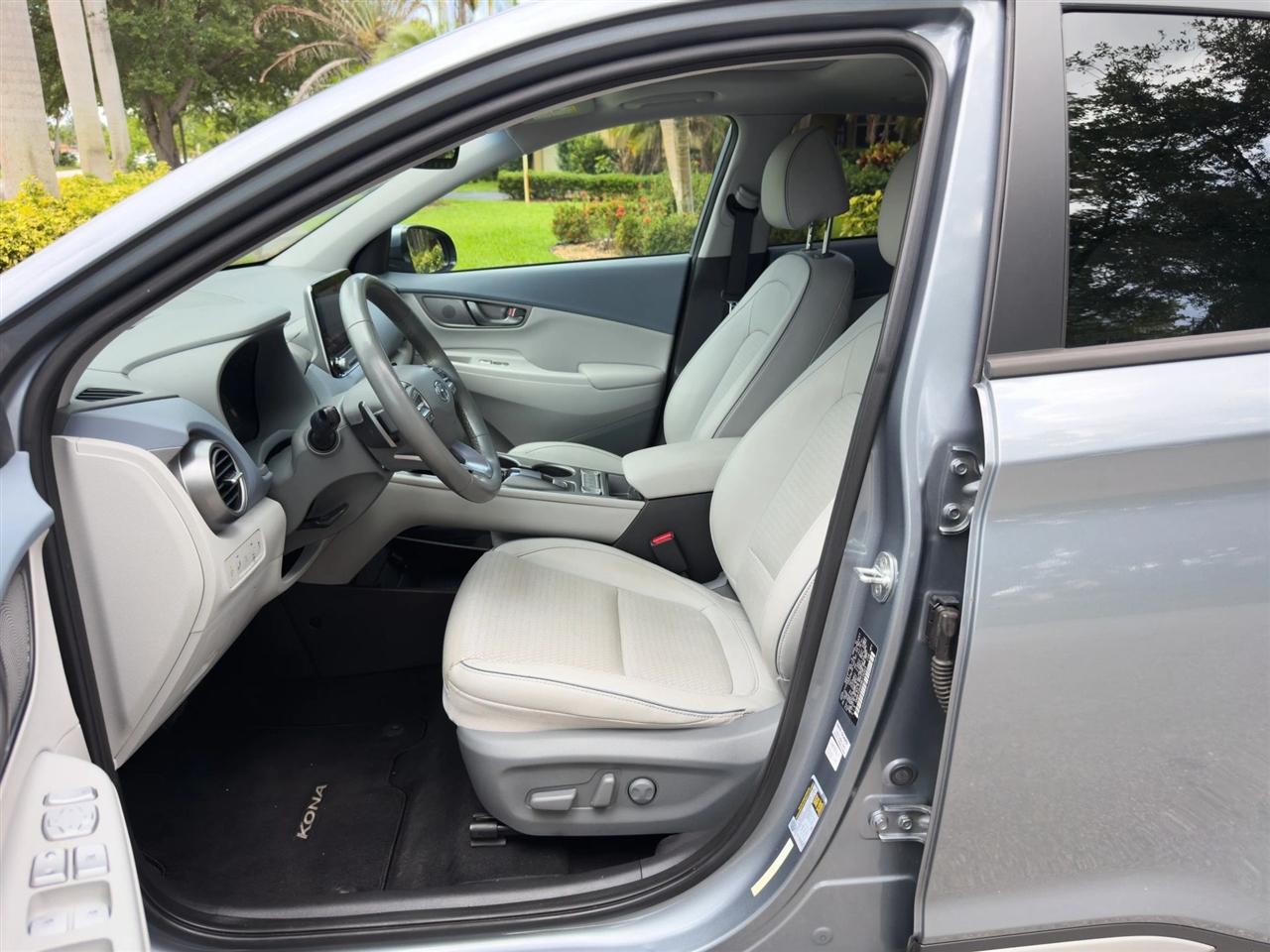 Hyundai Kona EV  2021
