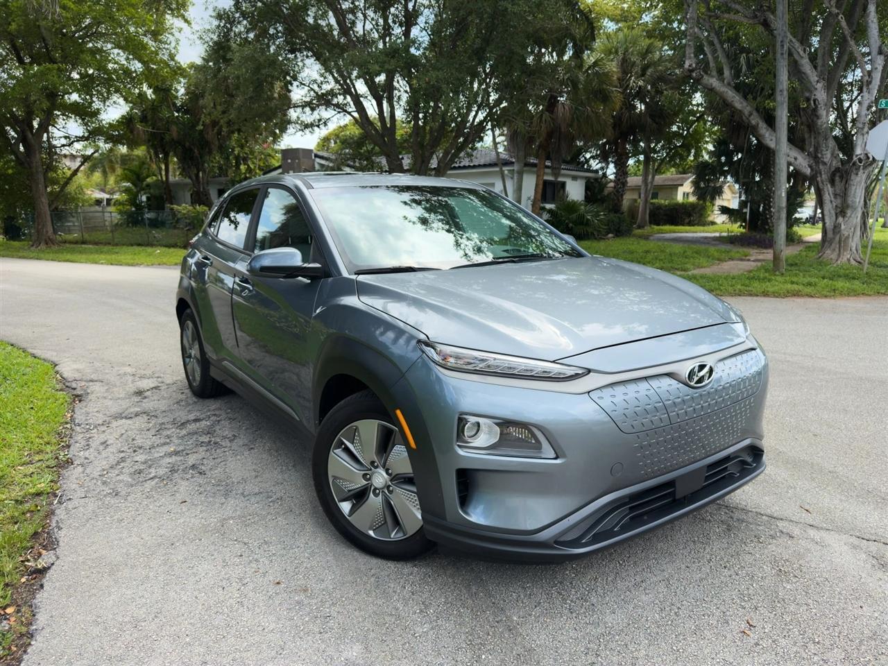 Hyundai Kona EV  2021