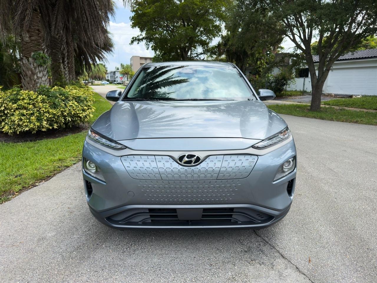 Hyundai Kona EV  2021