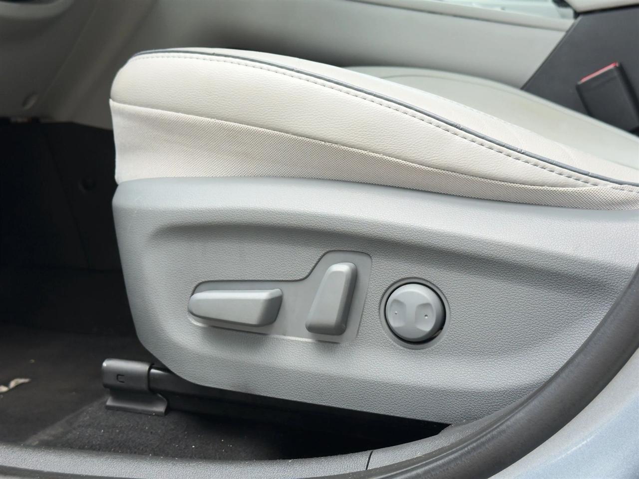 Hyundai Kona EV  2021