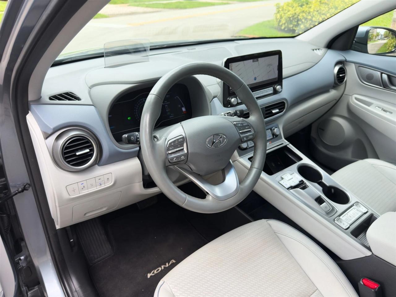 Hyundai Kona EV  2021