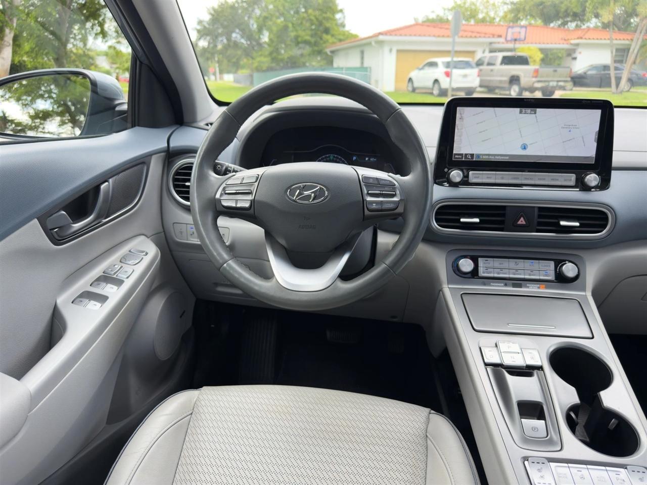 Hyundai Kona EV  2021