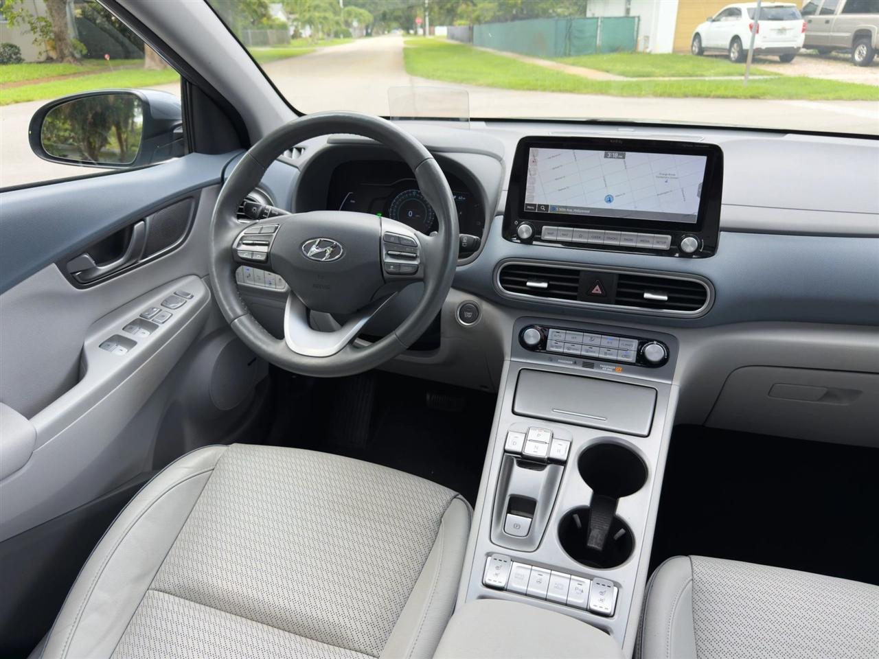 Hyundai Kona EV  2021