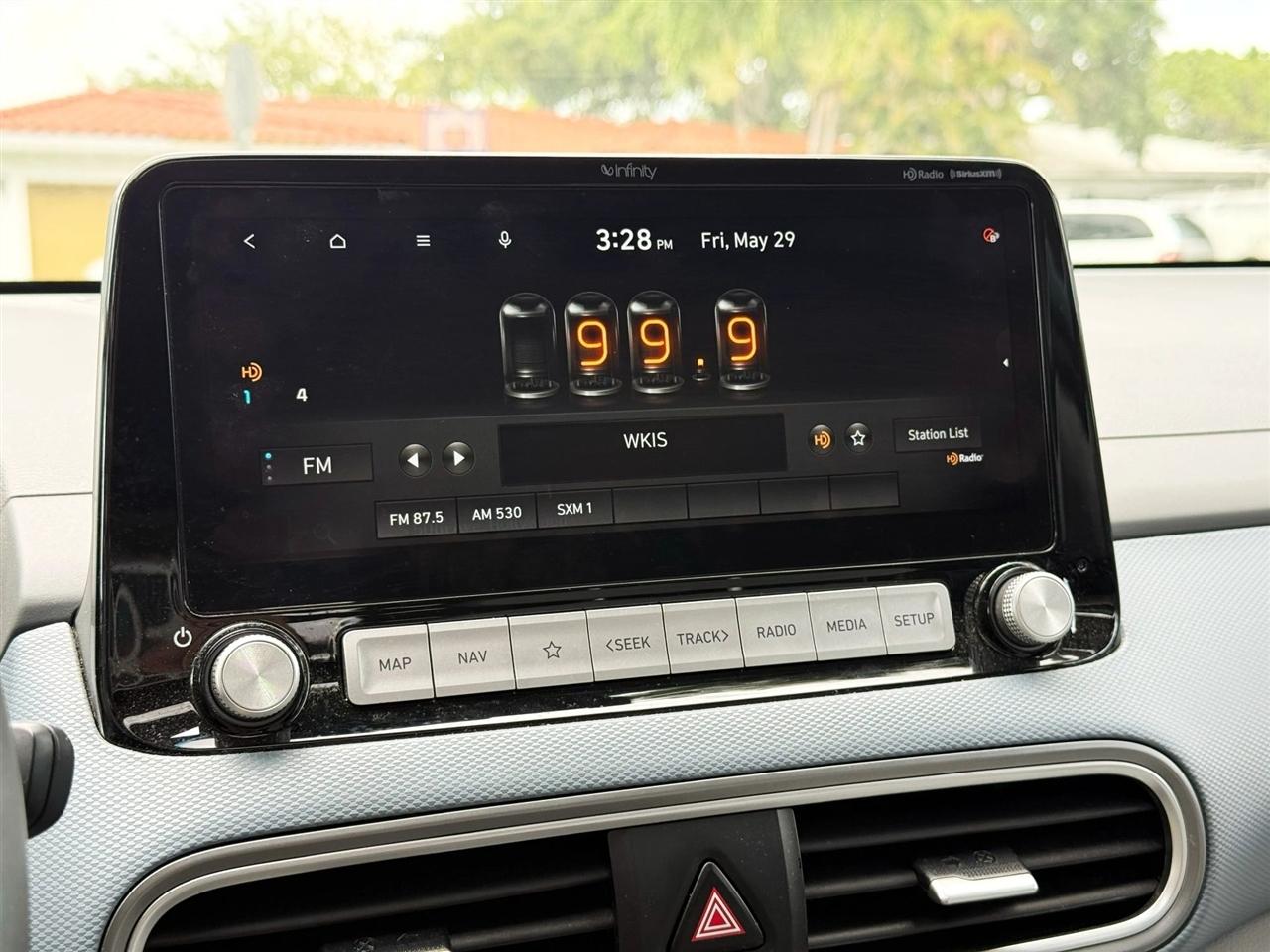 Hyundai Kona EV  2021