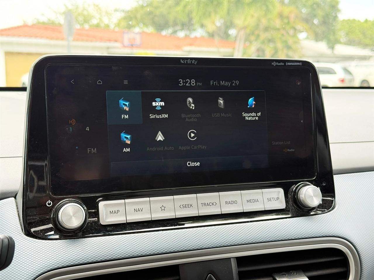 Hyundai Kona EV  2021