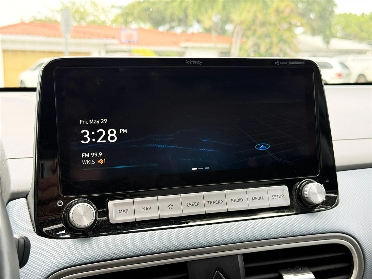 Hyundai Kona EV  2021