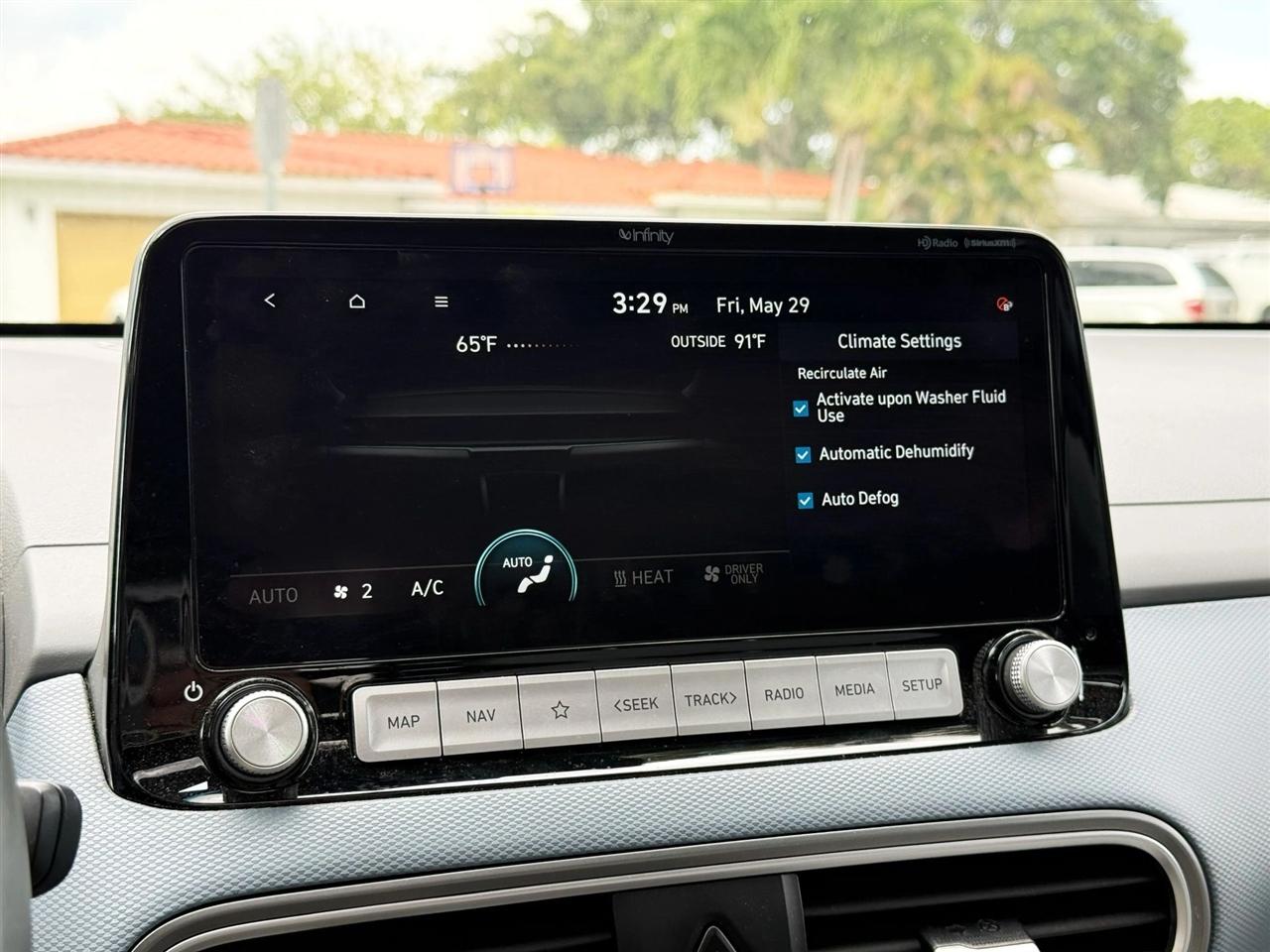 Hyundai Kona EV  2021