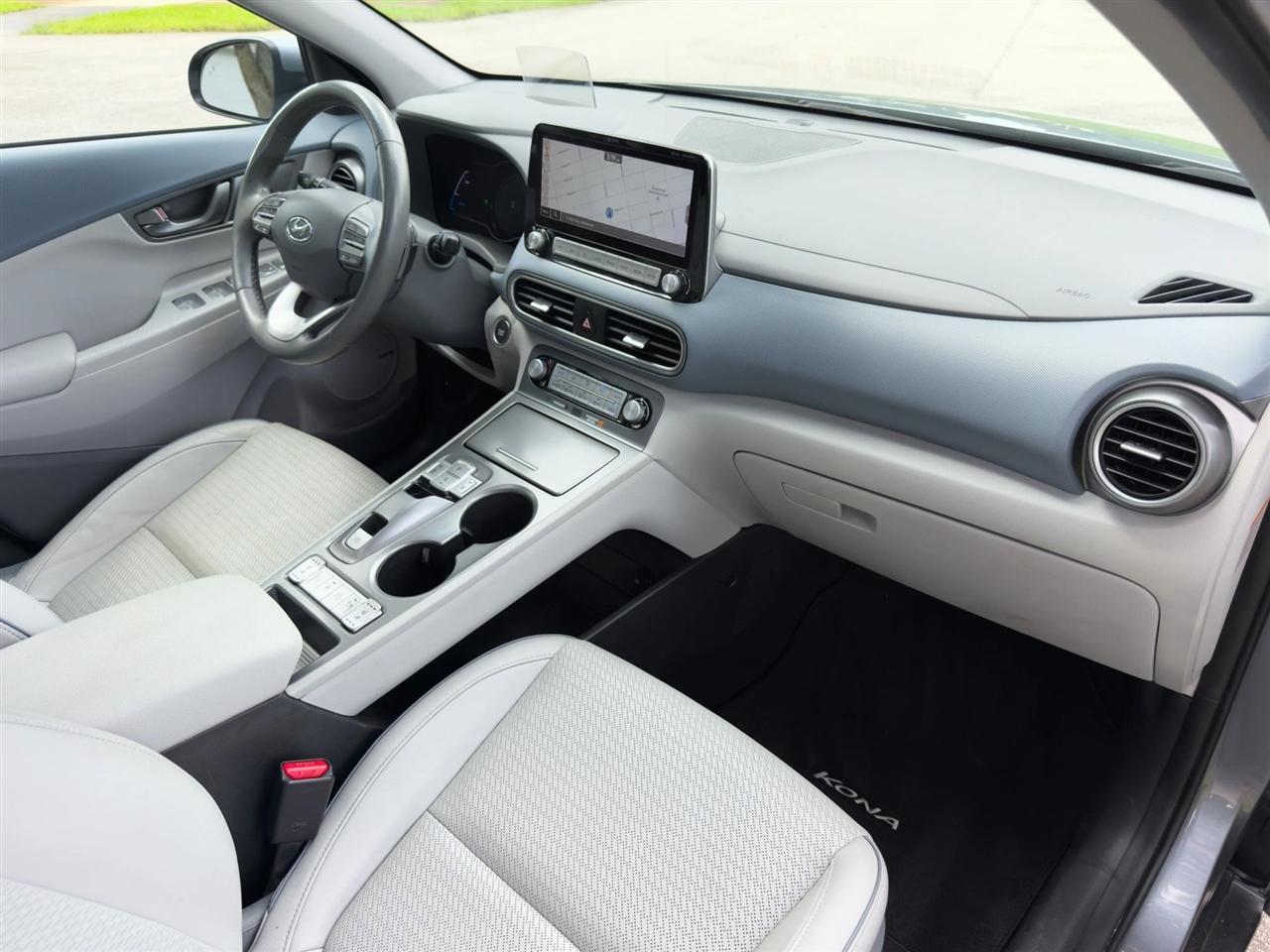Hyundai Kona EV  2021