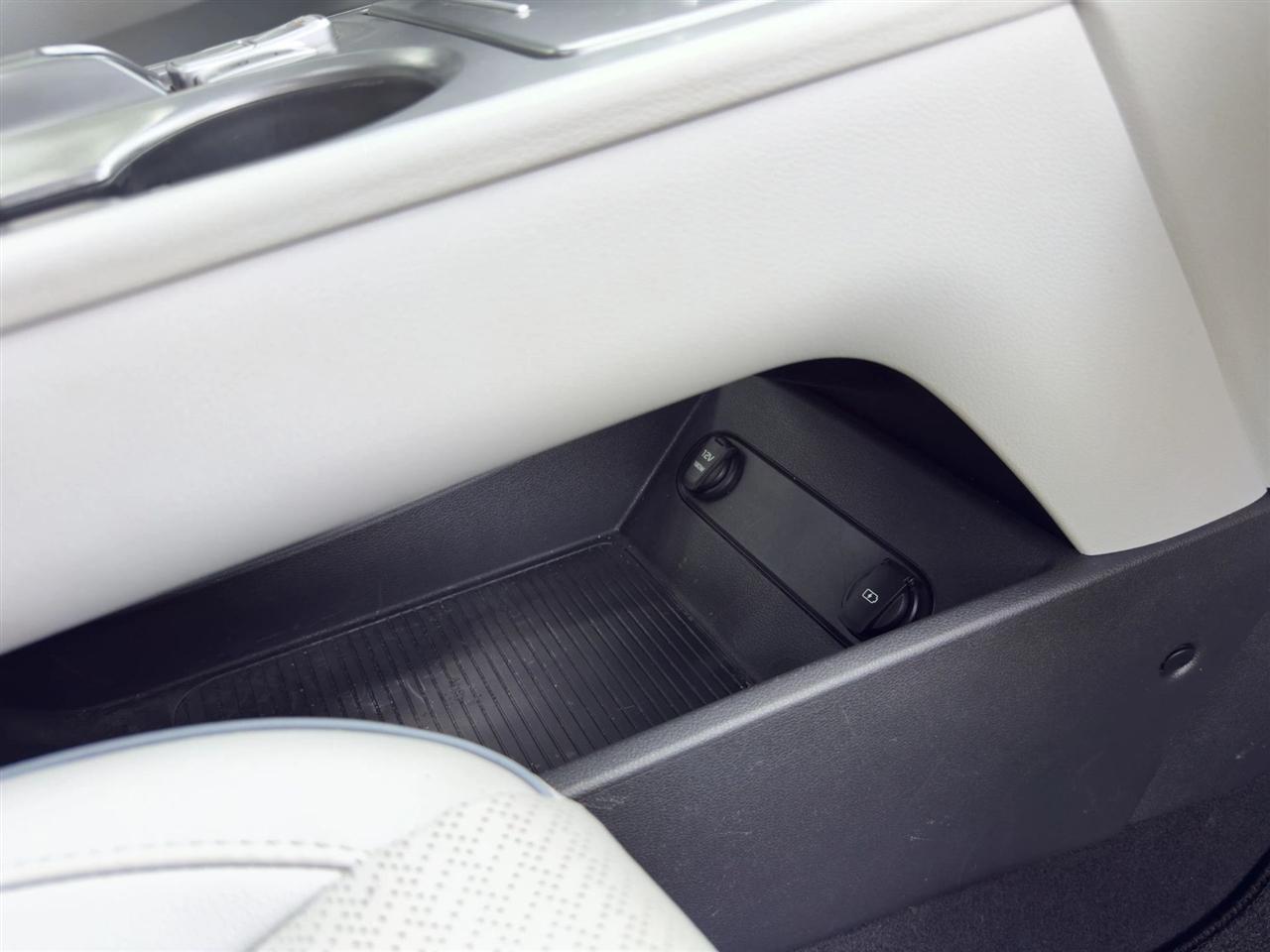 Hyundai Kona EV  2021