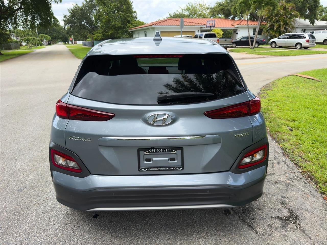 Hyundai Kona EV  2021
