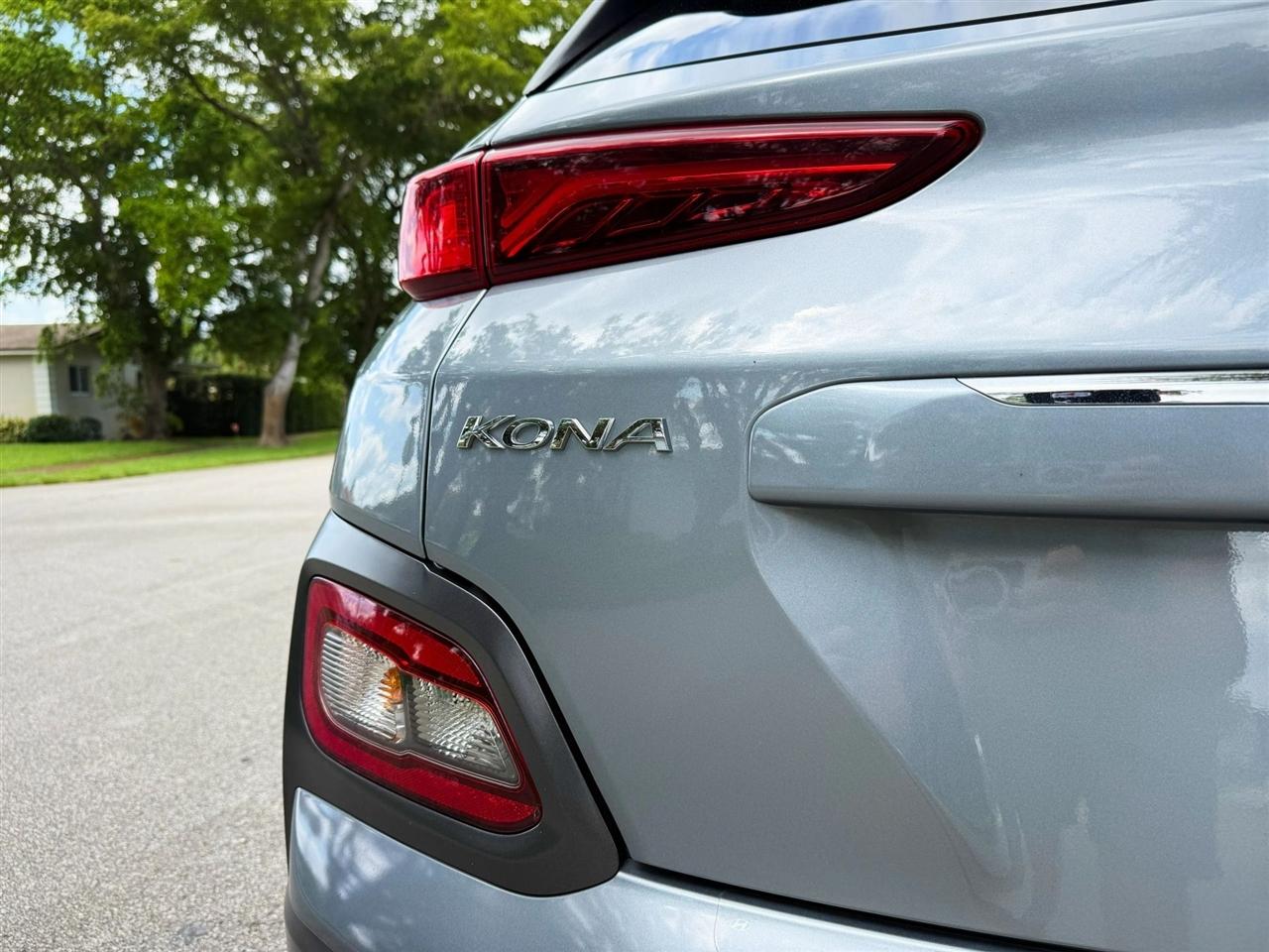 Hyundai Kona EV  2021