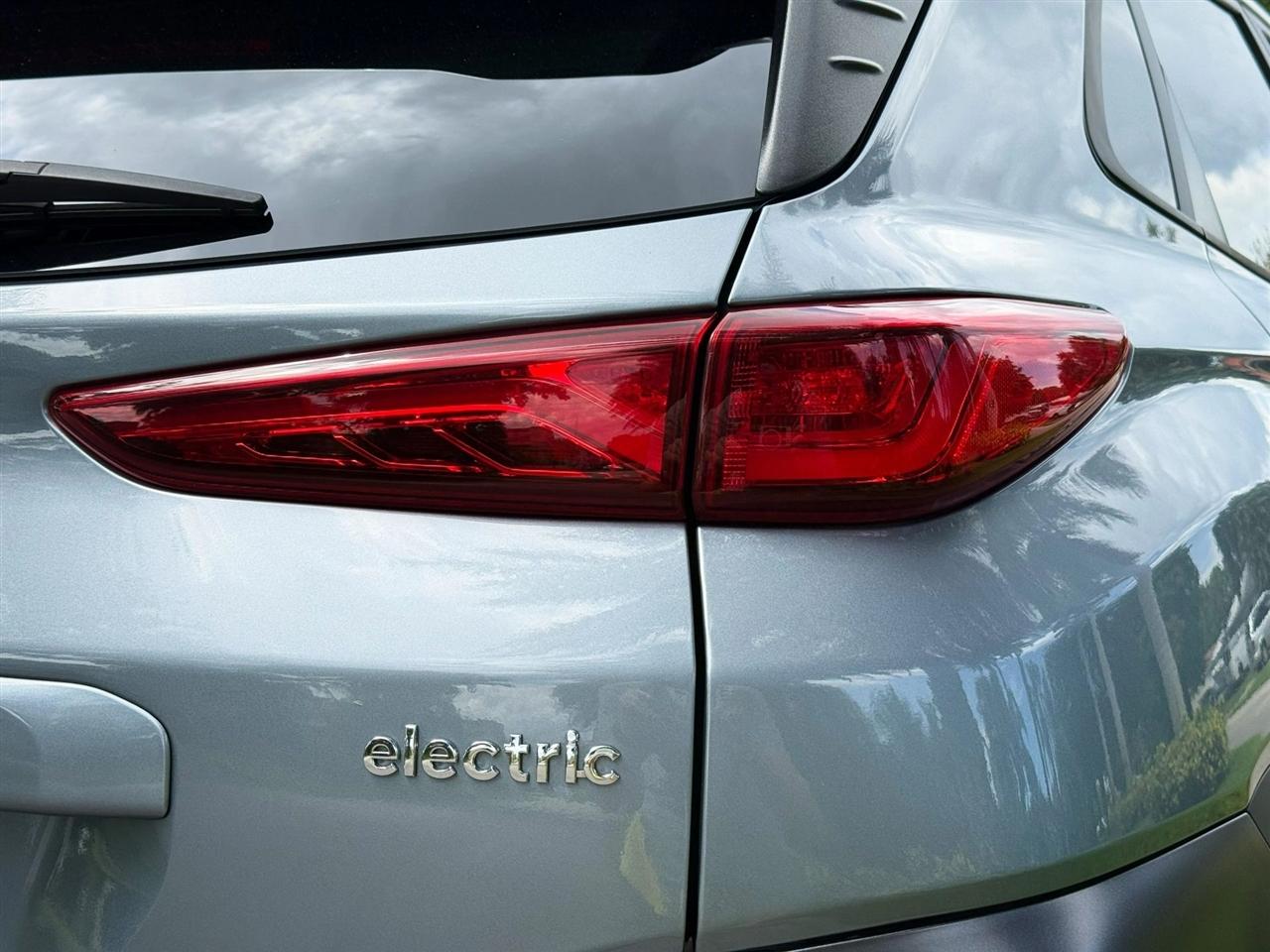 Hyundai Kona EV  2021