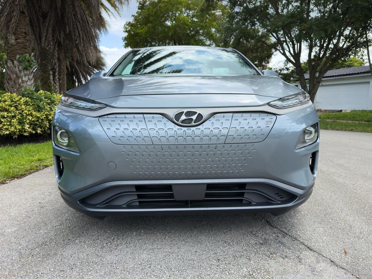 Hyundai Kona EV  2021