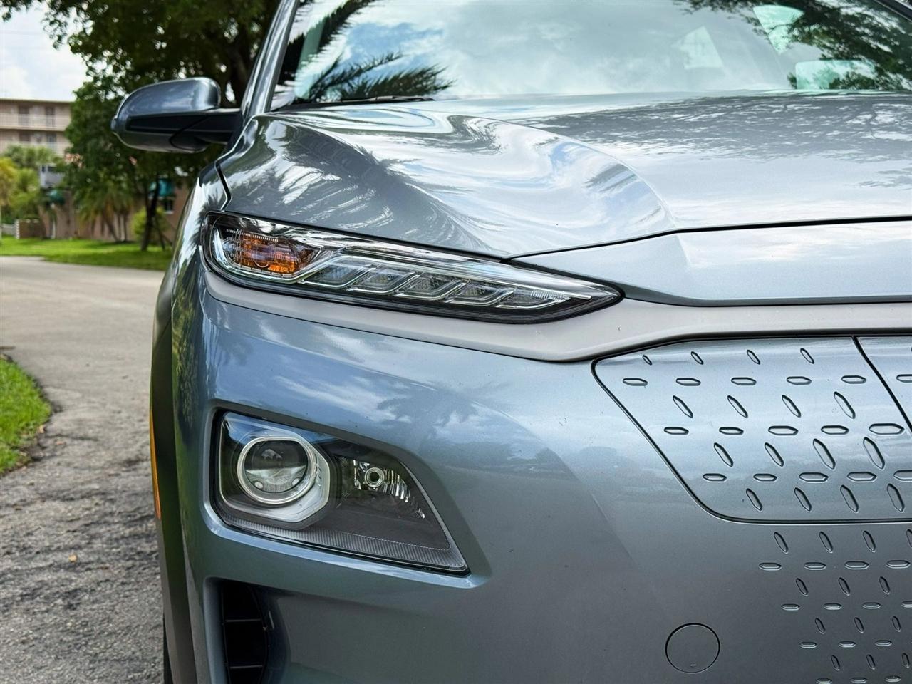 Hyundai Kona EV  2021