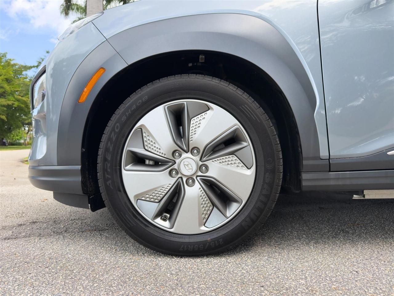 Hyundai Kona EV  2021