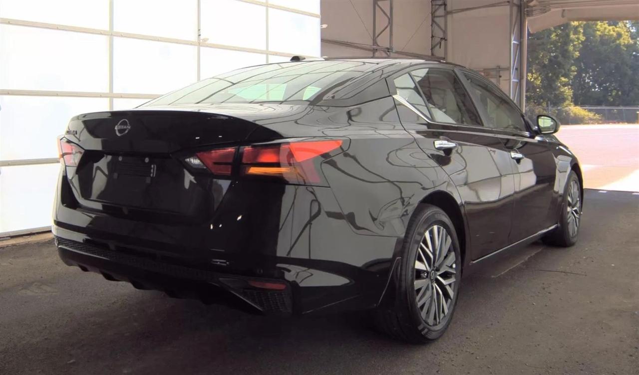 Nissan Altima  2025