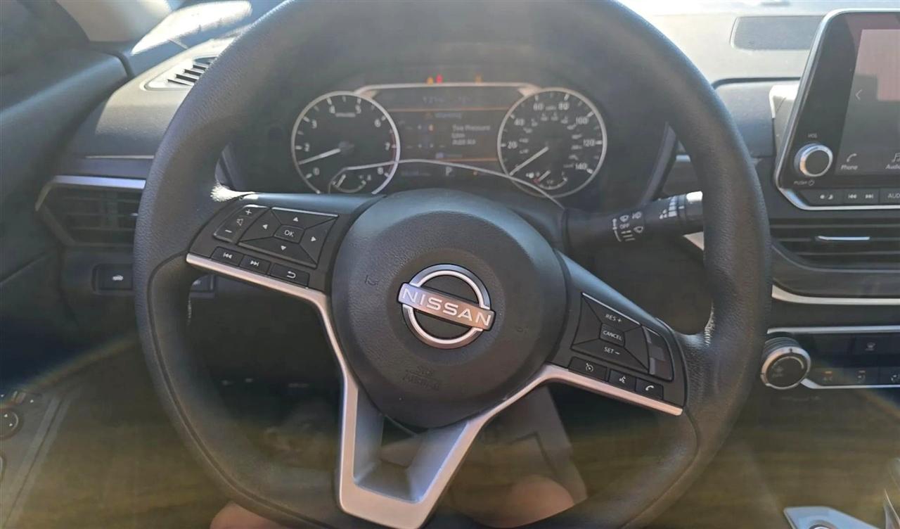 Nissan Altima  2025