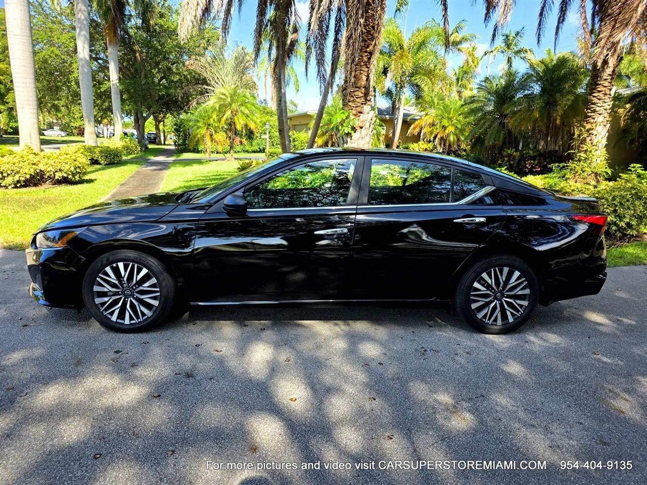 Nissan Altima  2025