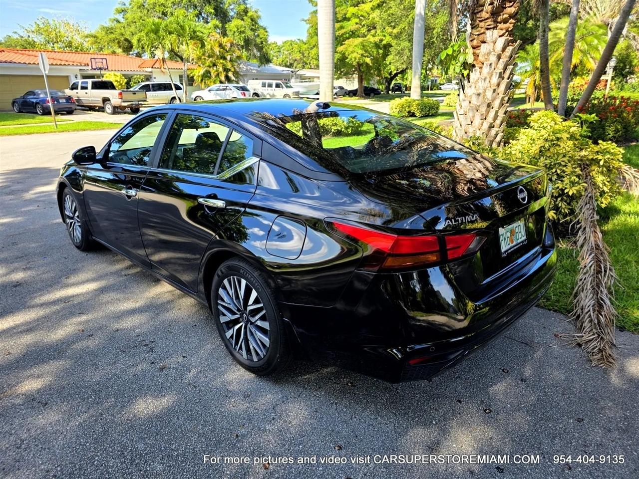 Nissan Altima  2025