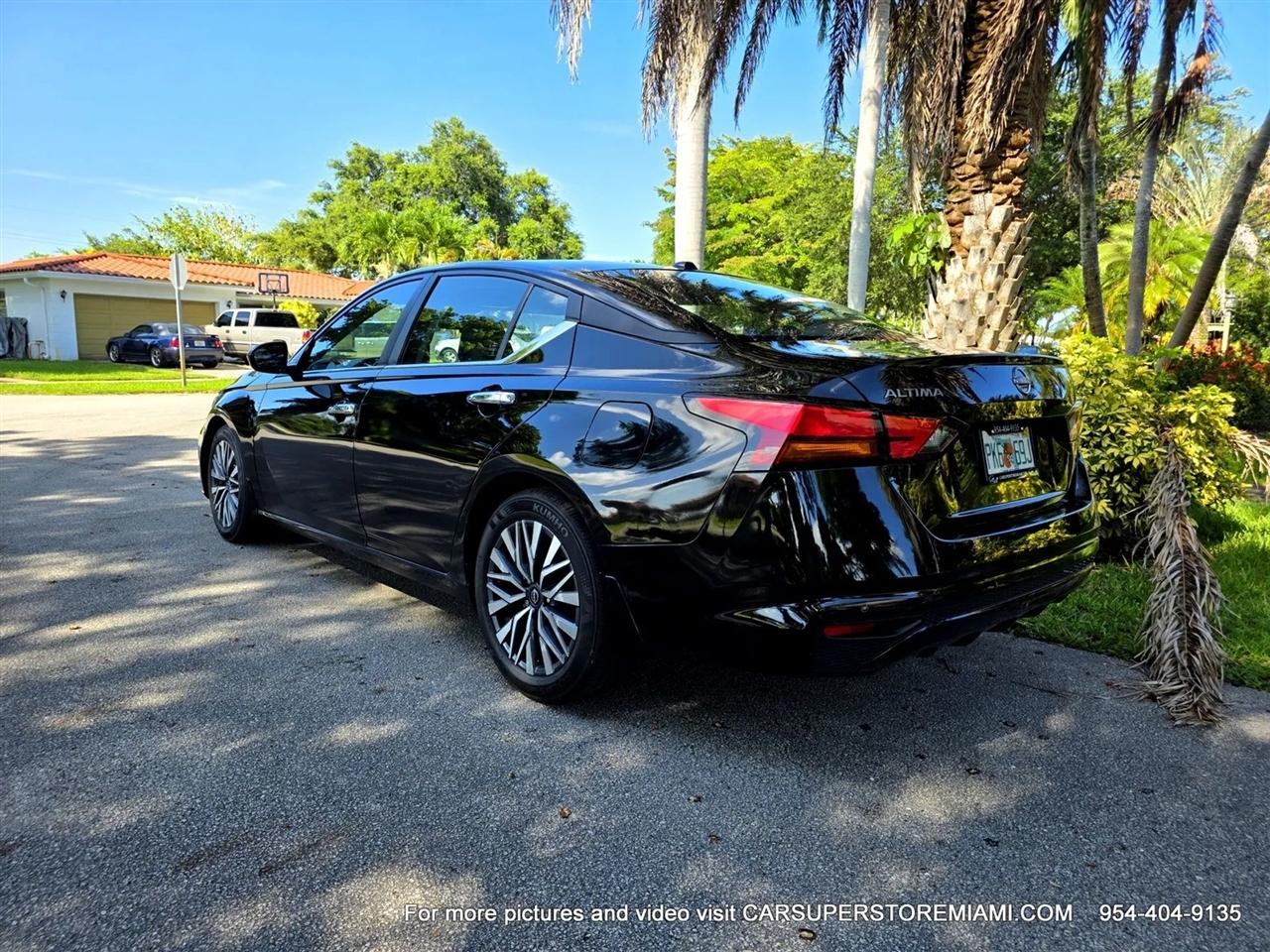 Nissan Altima  2025