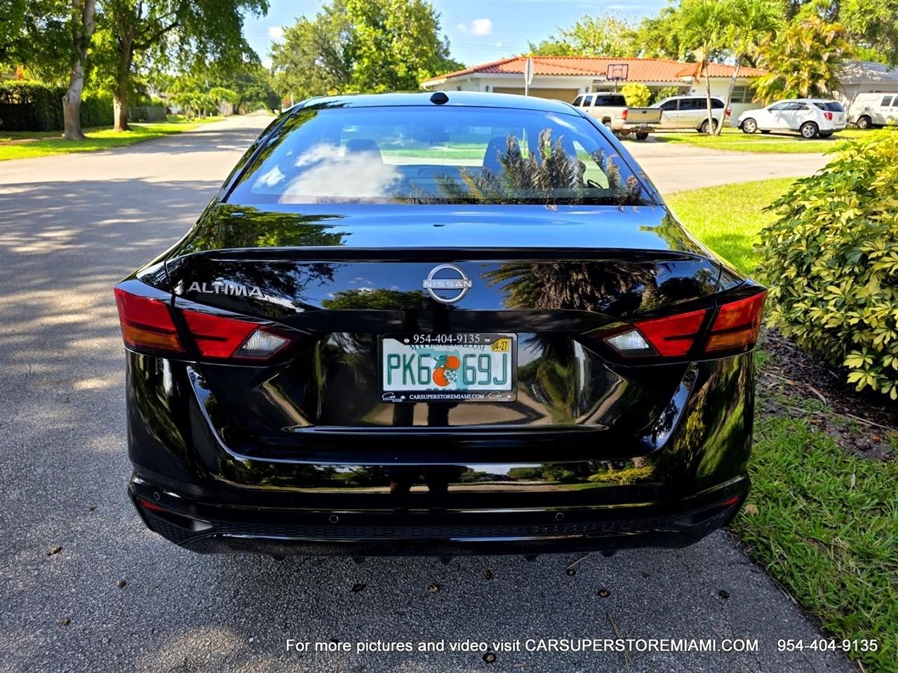 Nissan Altima  2025