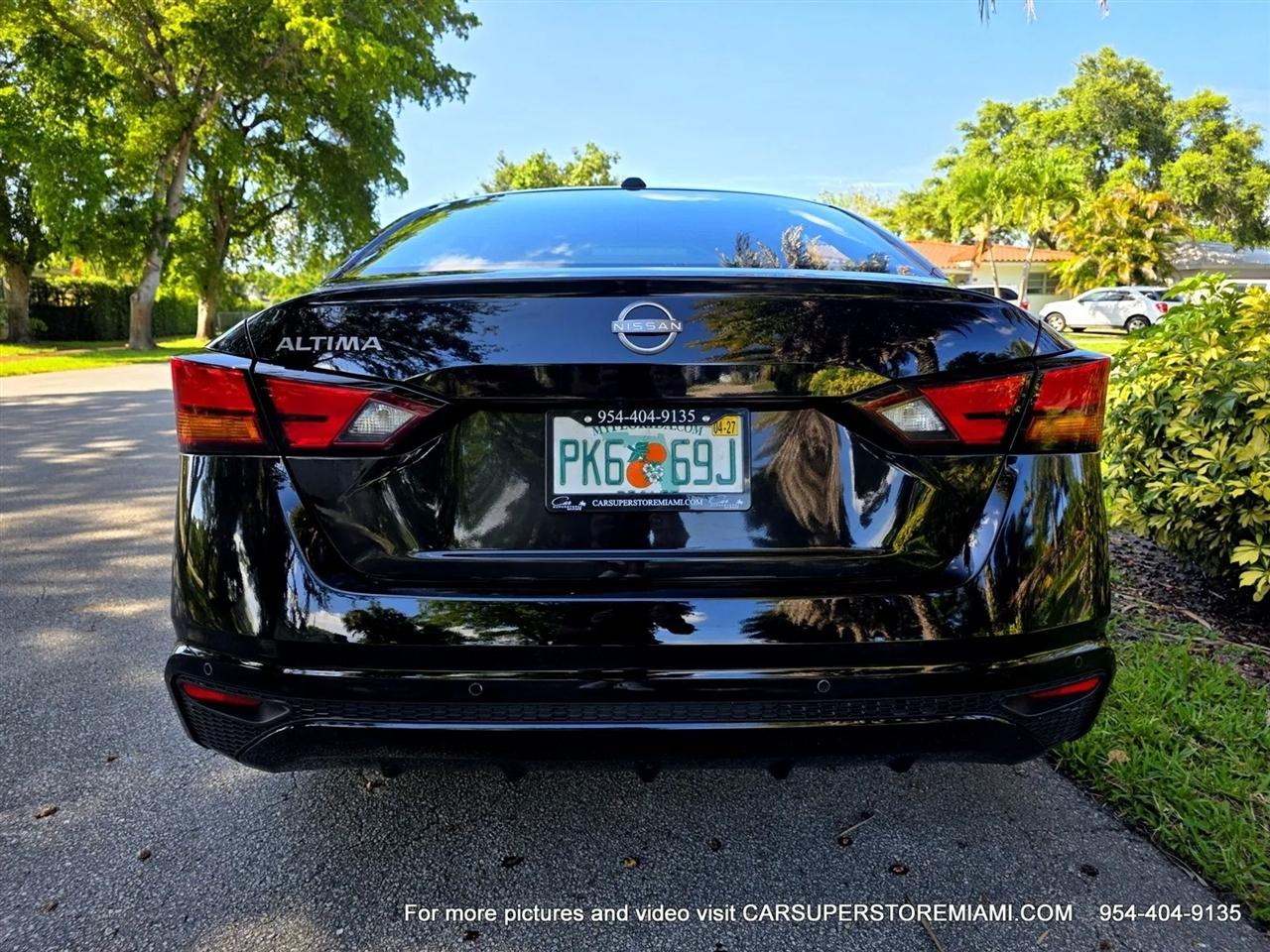 Nissan Altima  2025