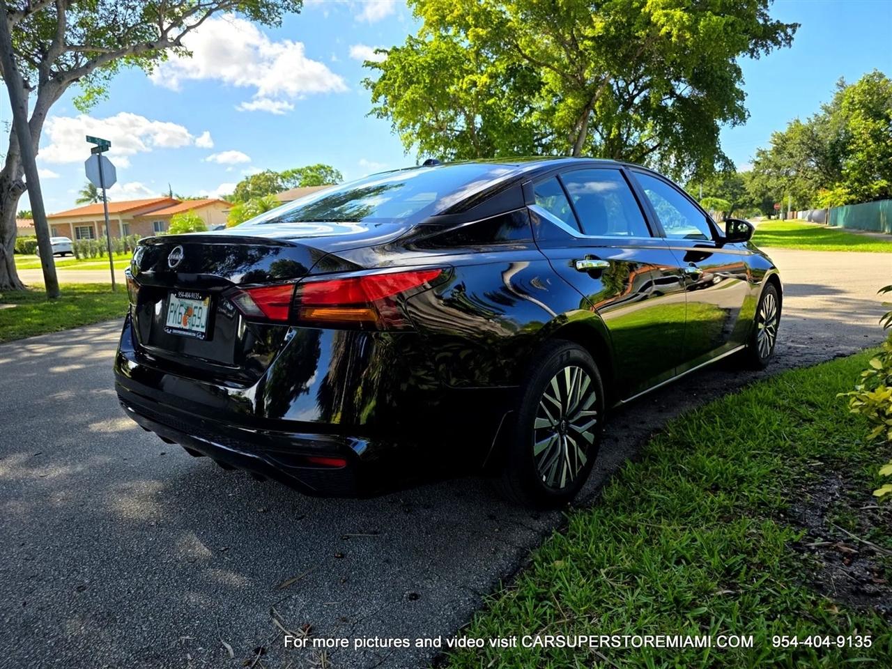 Nissan Altima  2025