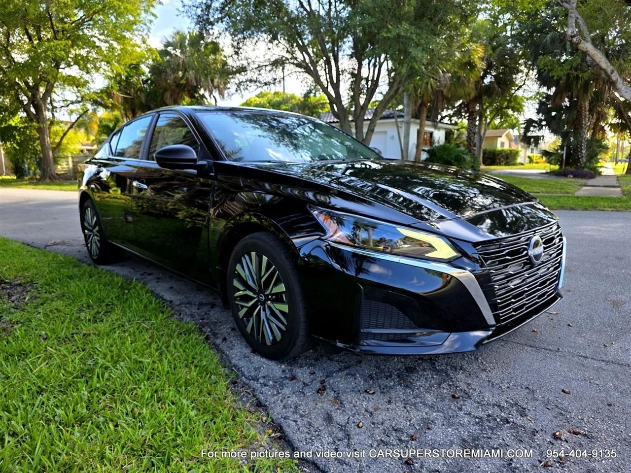 Nissan Altima  2025