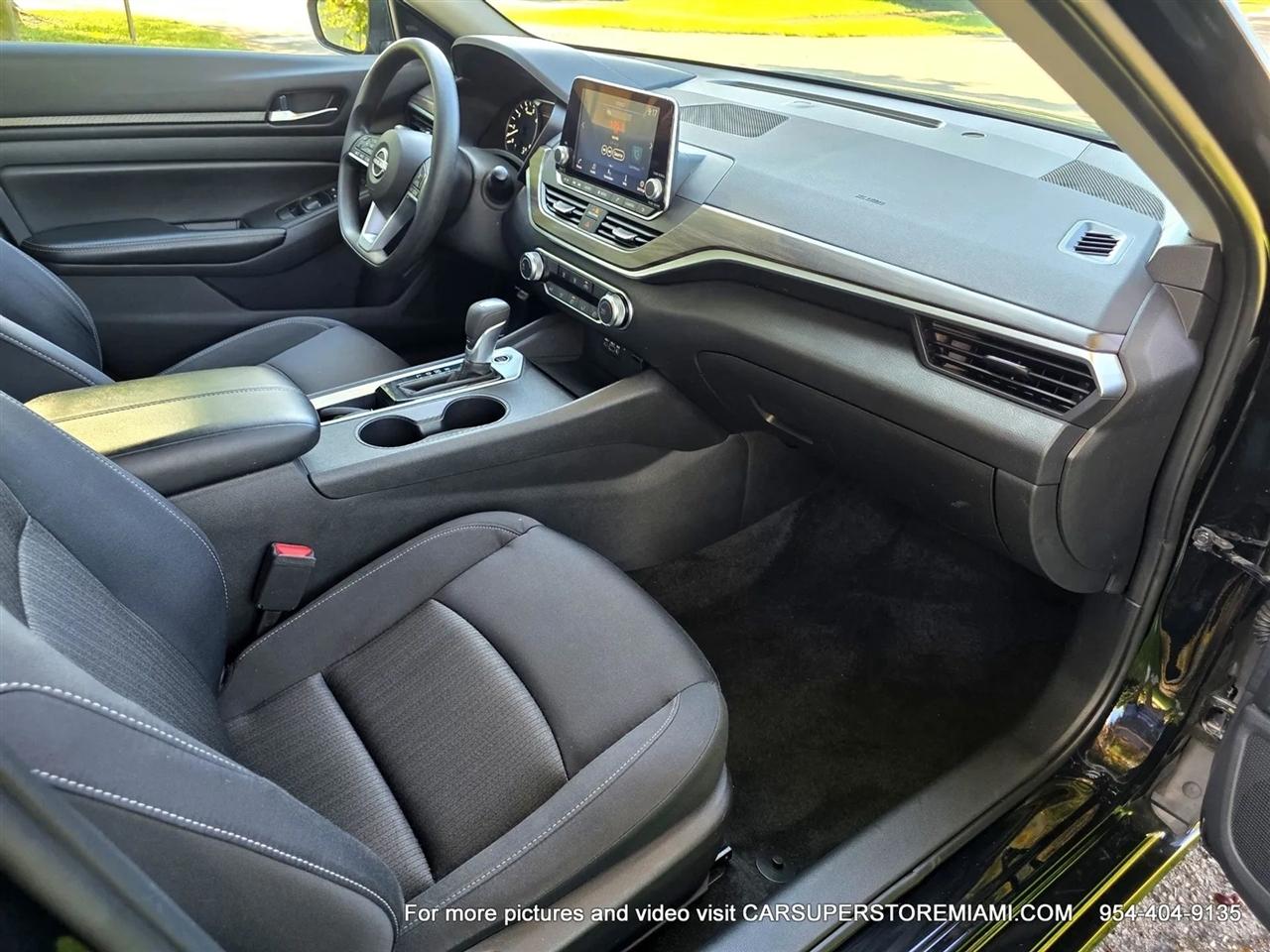 Nissan Altima  2025