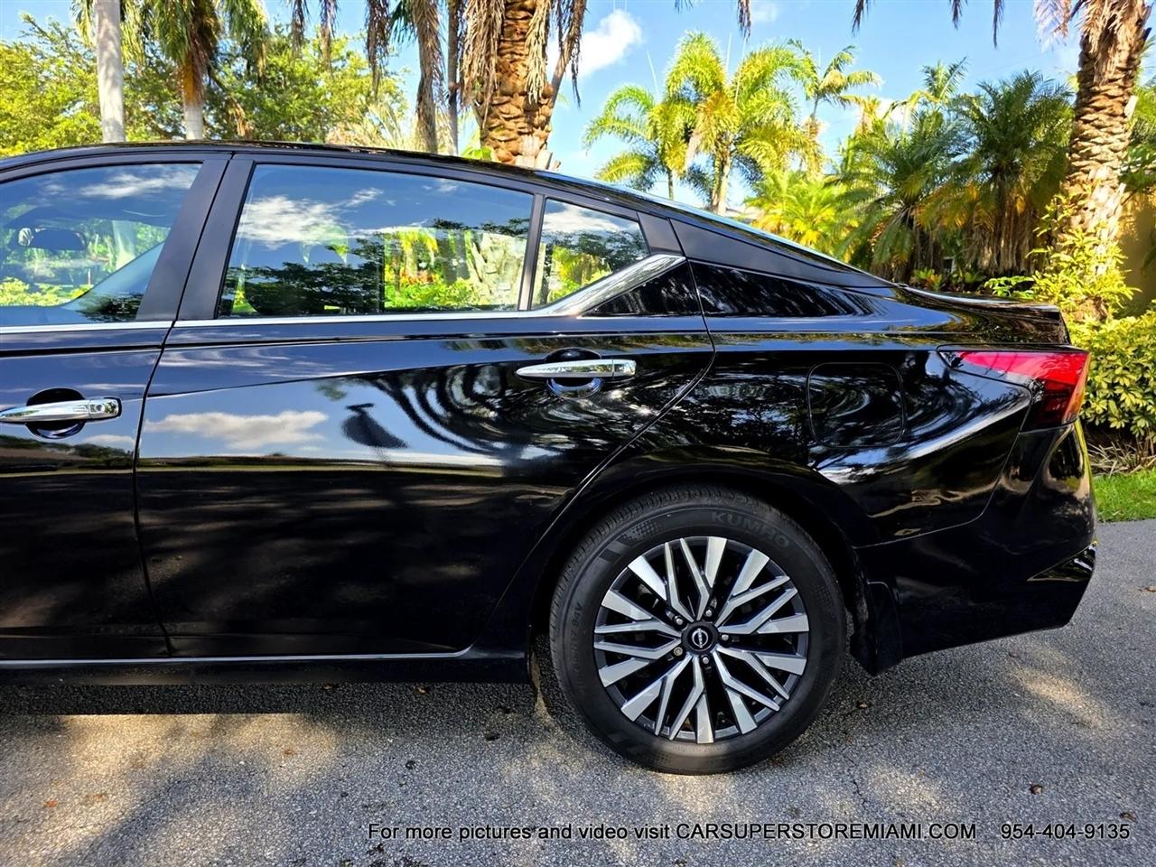 Nissan Altima  2025
