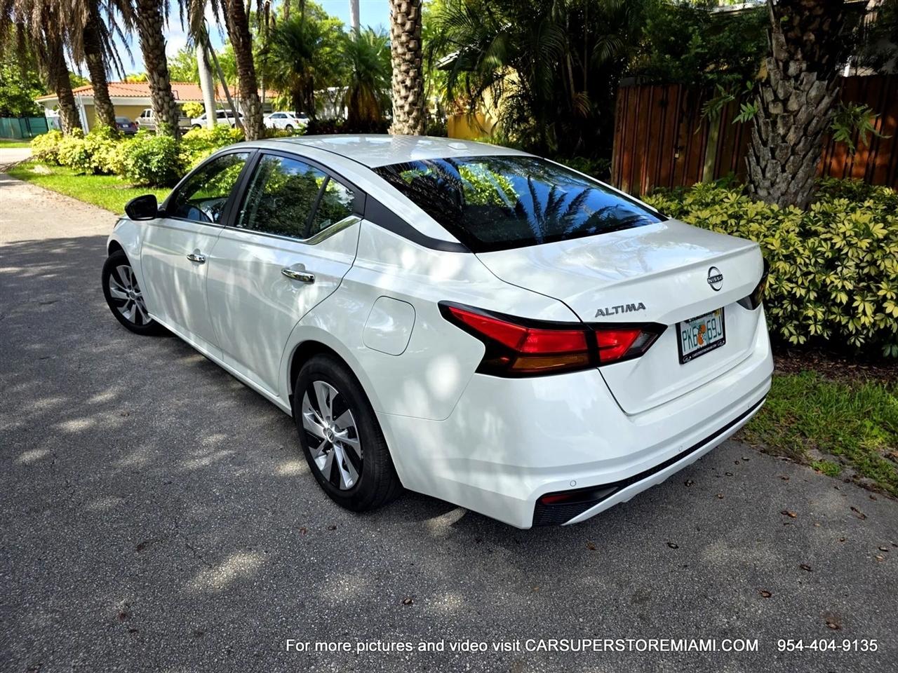 Nissan Altima  2025