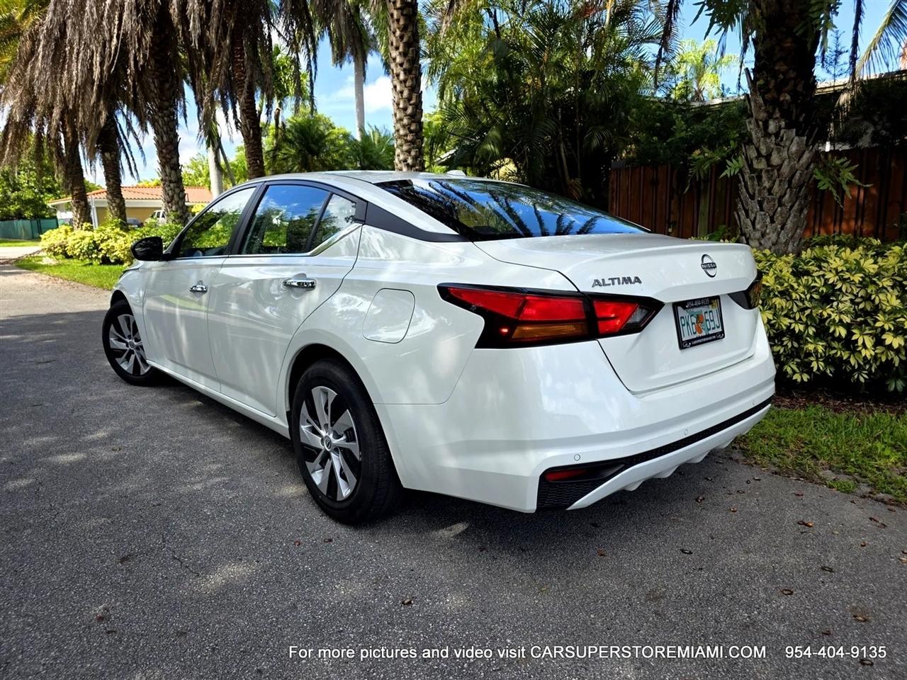 Nissan Altima  2025