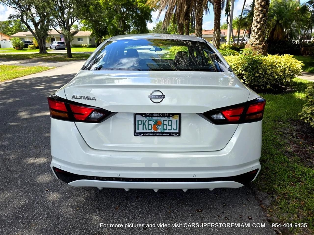 Nissan Altima  2025