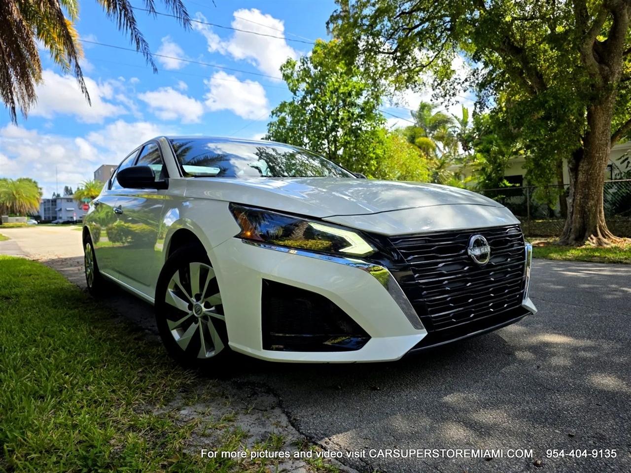 Nissan Altima  2025